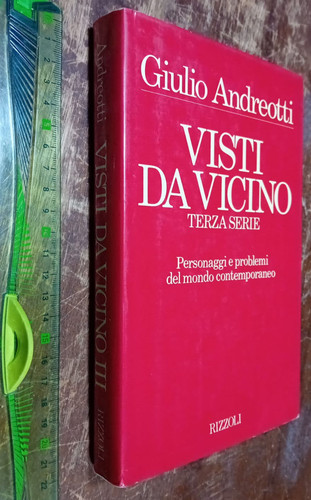 Libro visti vicino - libro🟥visti, da